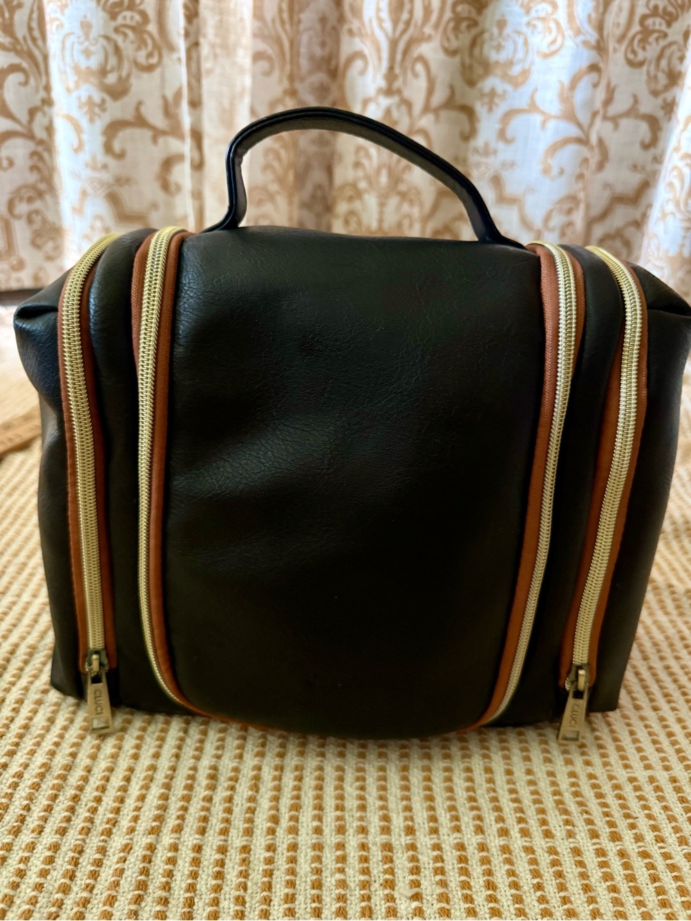 CLUCI Multi-Compartment Hanging Toiletry Bag